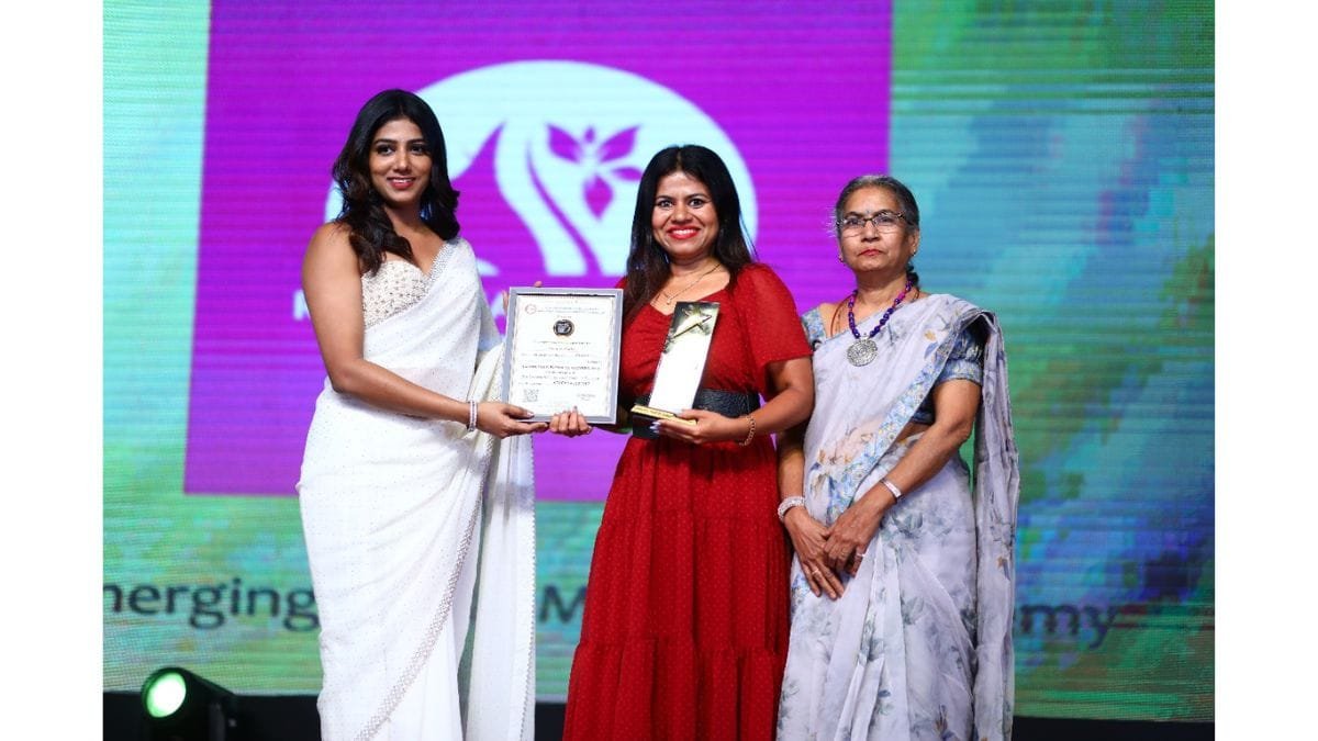 Romasha-Makeover-Shines-Bright-with-Prestigious-Win-at-Karnataka-Business-Awards-2025-1