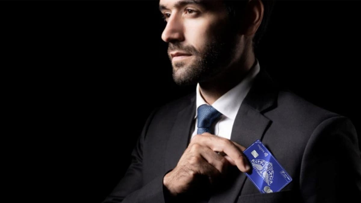 Luxury-at-Your-Fingertips-Unveiling-the-World-of-Metal-Credit-Cards
