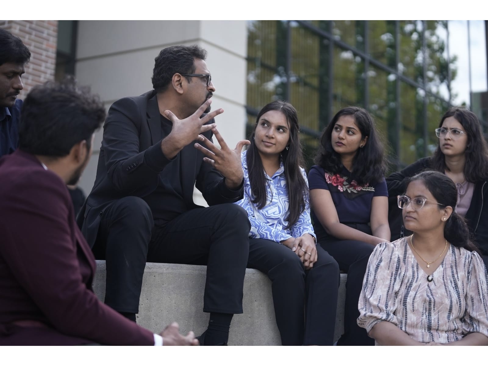 2526008654-ANI-1600X1200