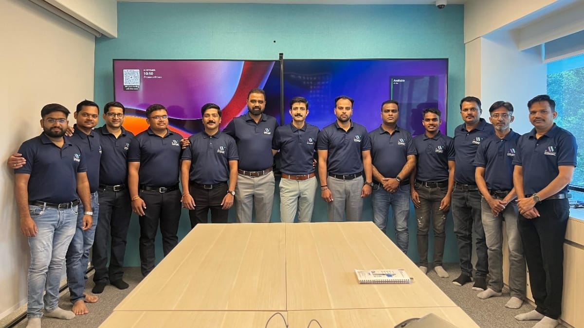 2526009074-Transforming-Workspaces-Experience-Power-200